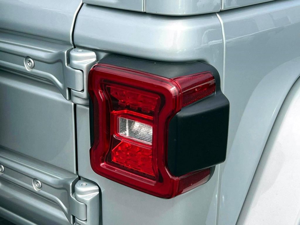 Certified 2022 Jeep Wrangler Unlimited Sahara w/ Cold Weather Group image 7