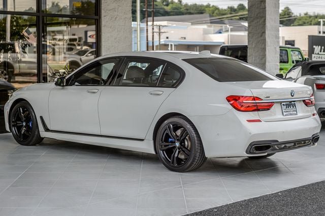 Used 2018 BMW 740i xDrive AWD/4WD image 7