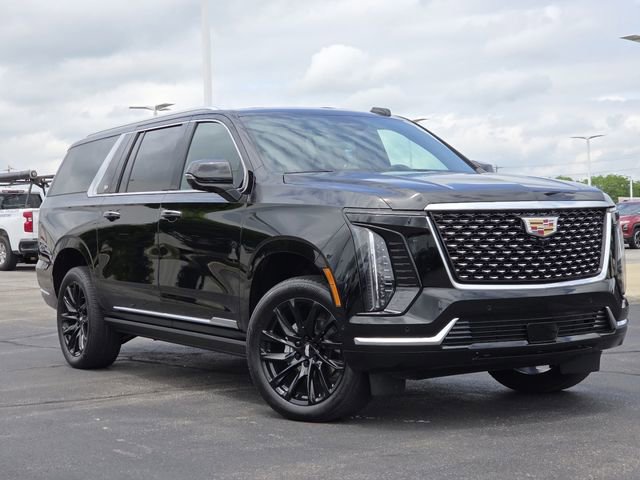 Used 2026 Cadillac Escalade ESV Luxury AWD/4WD image 2