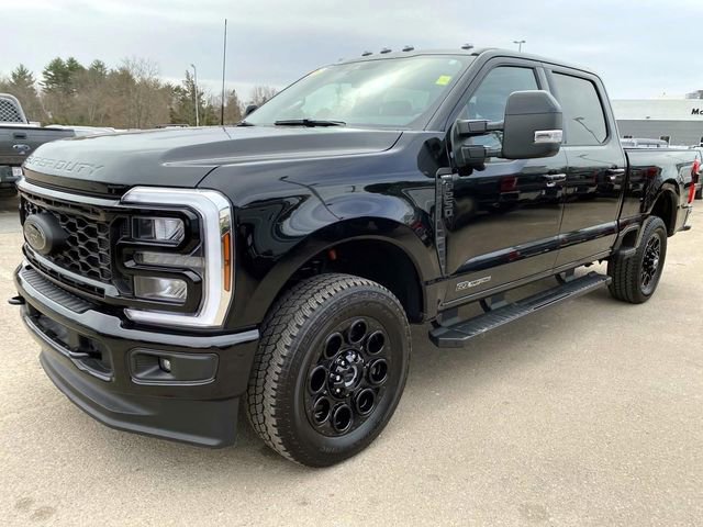 Used 2025 Ford F250 Lariat w/ Black Appearance Package image 7