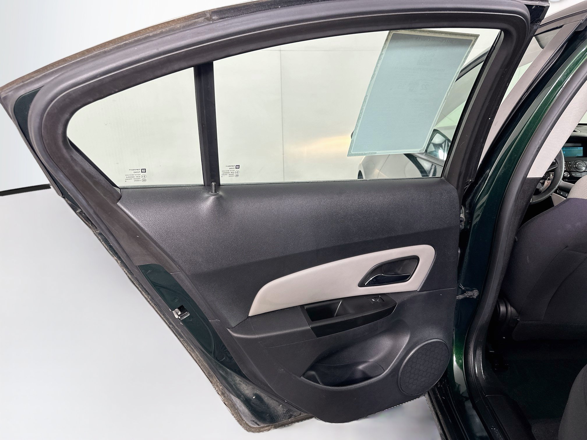 Used 2014 Chevrolet Cruze LS FWD image 23