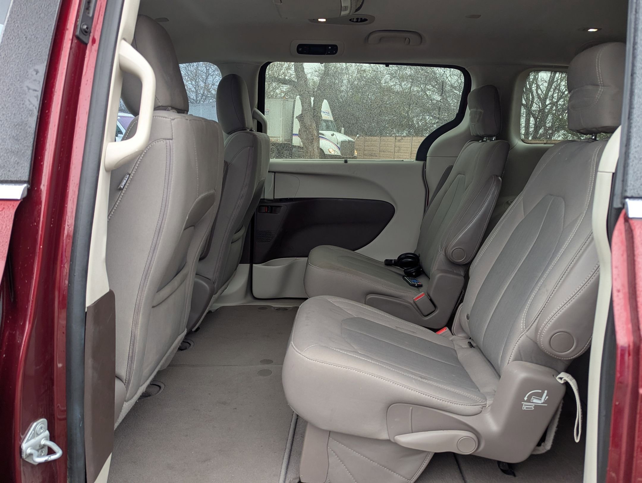 Used 2017 Chrysler Pacifica Touring Plus w/ Security Group image 15