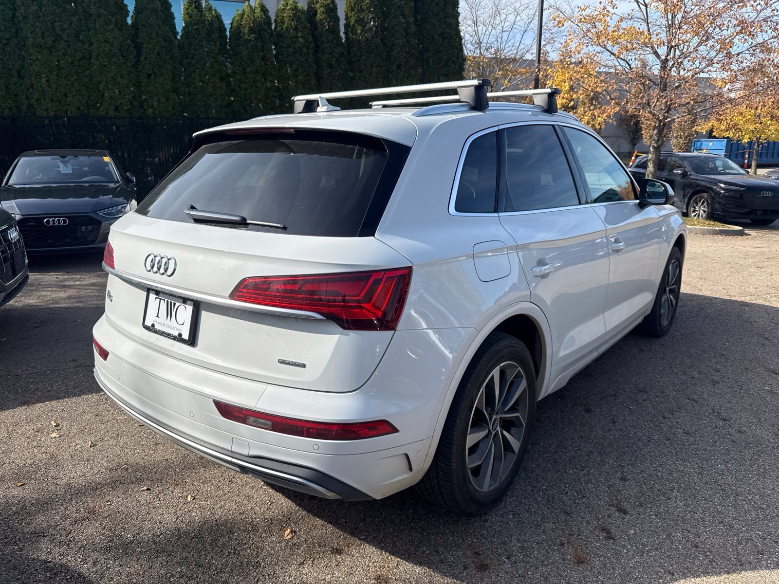 Used 2021 Audi Q5 Premium w/ Premium Plus Package AWD/4WD image 5