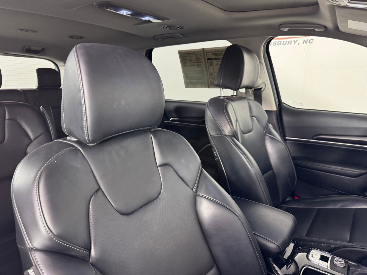 Used 2025 Kia Telluride S image 35