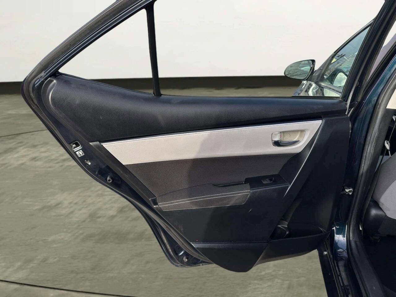 Used 2019 Toyota Corolla LE image 12