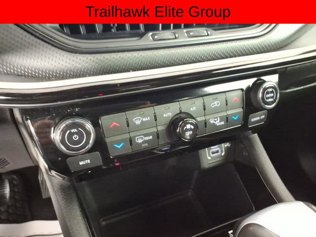 Used 2024 Jeep Compass Trailhawk w/ Trailhawk Elite Group AWD/4WD image 27
