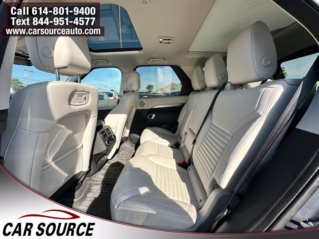 Used 2025 Land Rover Discovery Dynamic SE AWD/4WD image 14