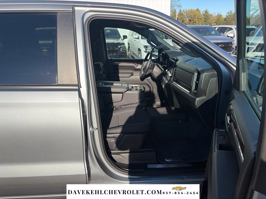 Used 2024 Chevrolet Silverado 1500 LT AWD/4WD image 24