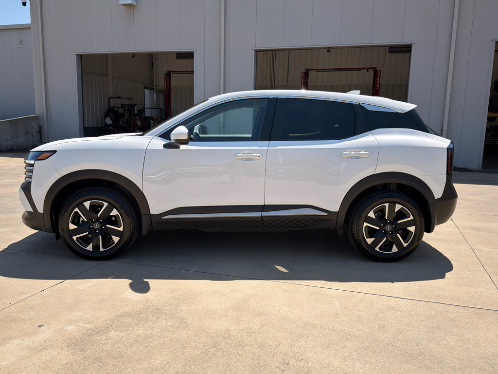 Used 2025 Nissan Kicks SV image 6