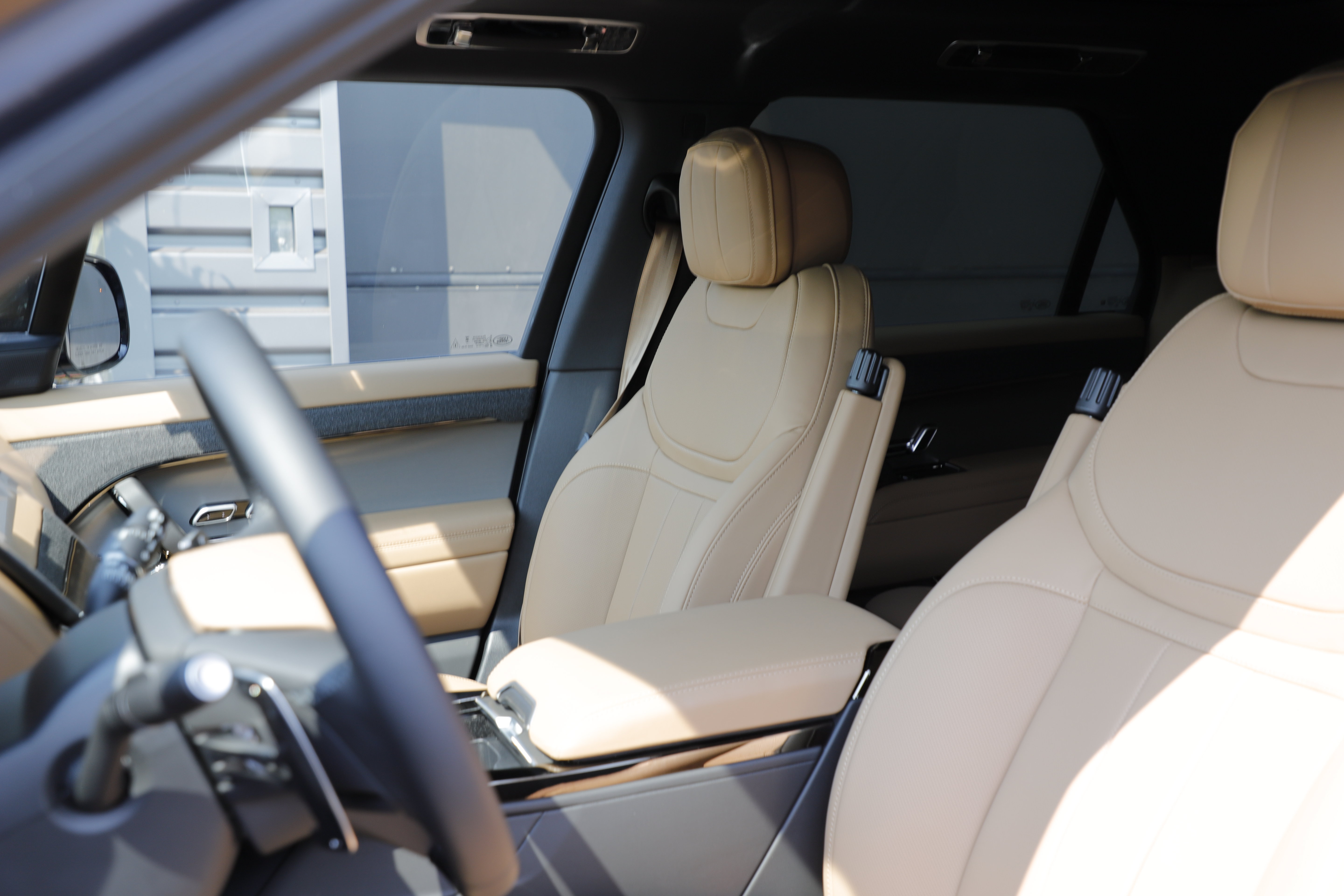 New 2026 Land Rover Range Rover Sport SE AWD/4WD image 16
