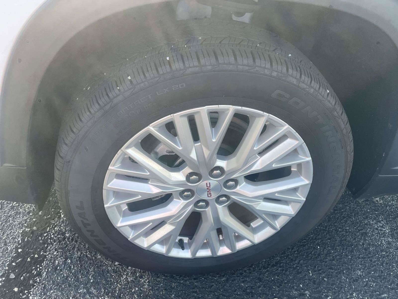 Certified 2026 GMC Acadia Elevation w/ Elevation Premium Package FWD image 12