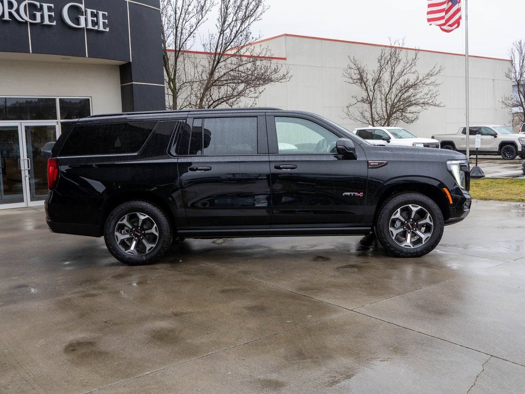 New 2026 GMC Yukon XL AT4 Ultimate AWD/4WD image 8