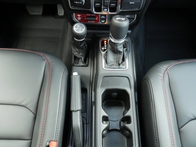 New 2025 Jeep Wrangler Unlimited Rubicon w/ XTREMEE 35" Tire Package image 25