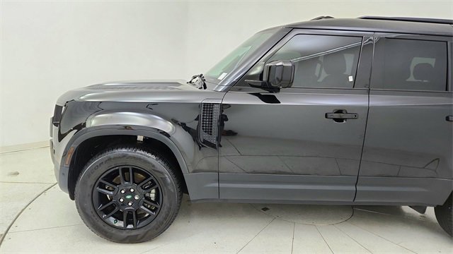 Used 2024 Land Rover Defender 110 S image 9