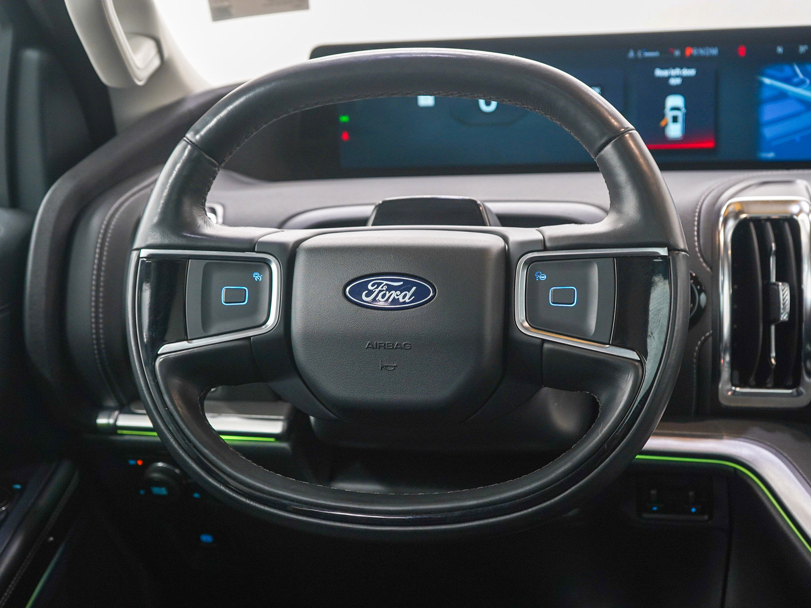 Used 2025 Ford Expedition Platinum AWD/4WD image 21