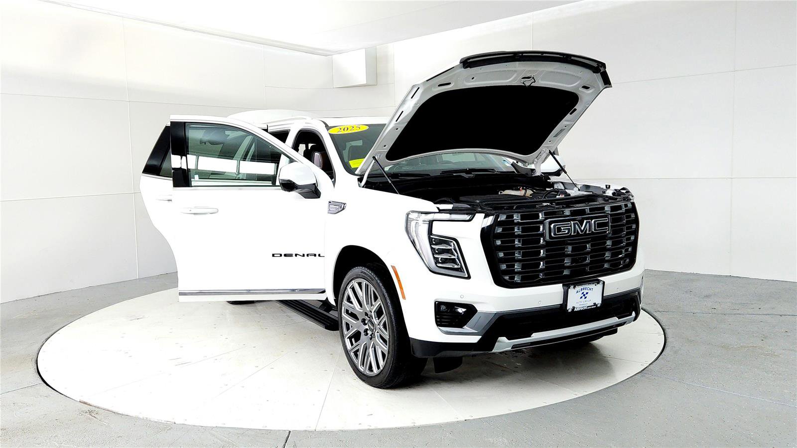 Used 2025 GMC Yukon Denali Ultimate image 9