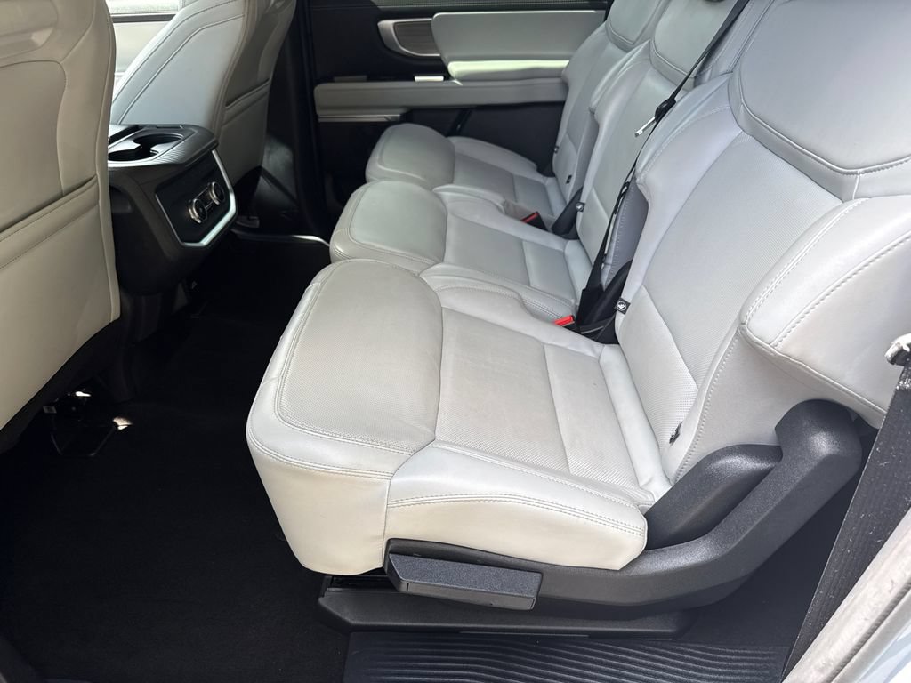 Used 2025 Ford Expedition Max Platinum AWD/4WD image 20