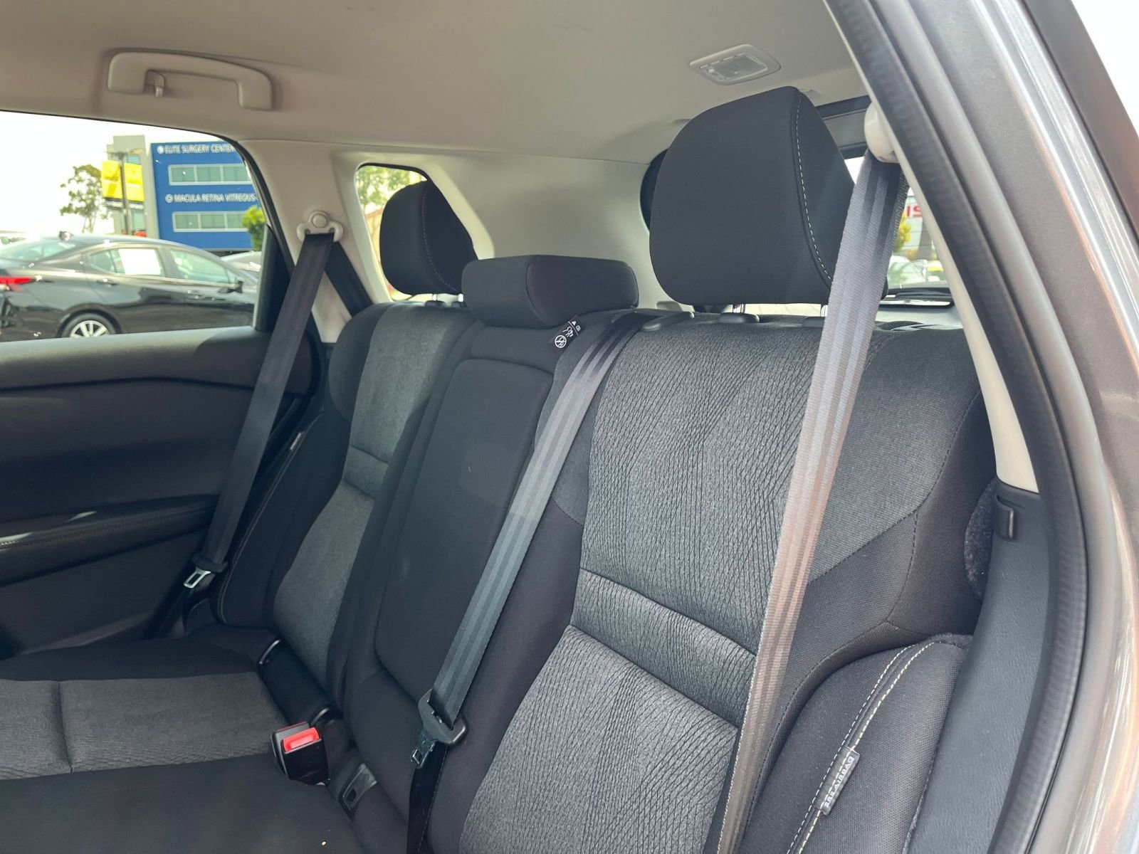 Used 2025 Nissan Rogue SV FWD image 39
