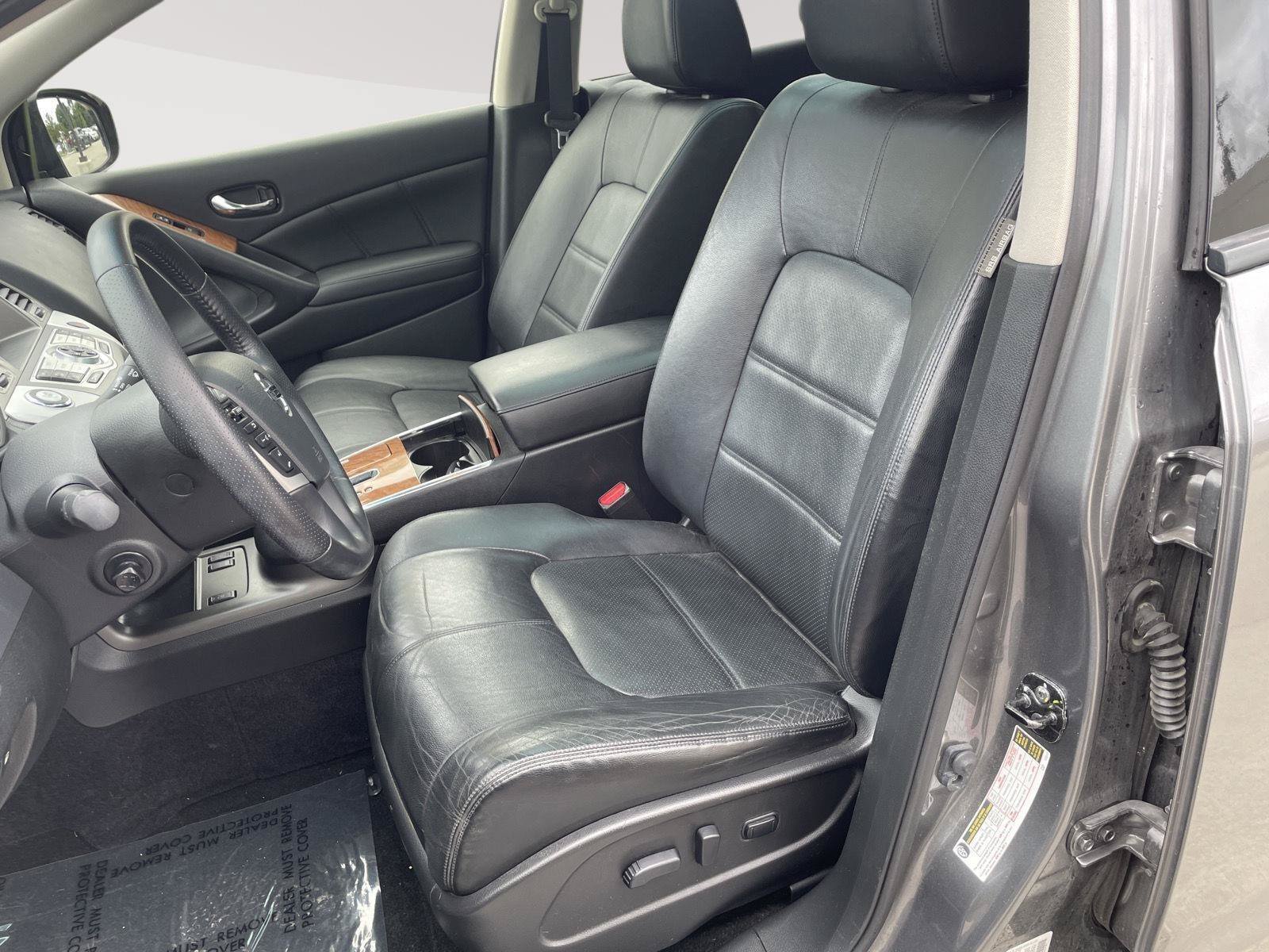 Used 2013 Nissan Murano LE w/ Platinum Pkg AWD/4WD image 3