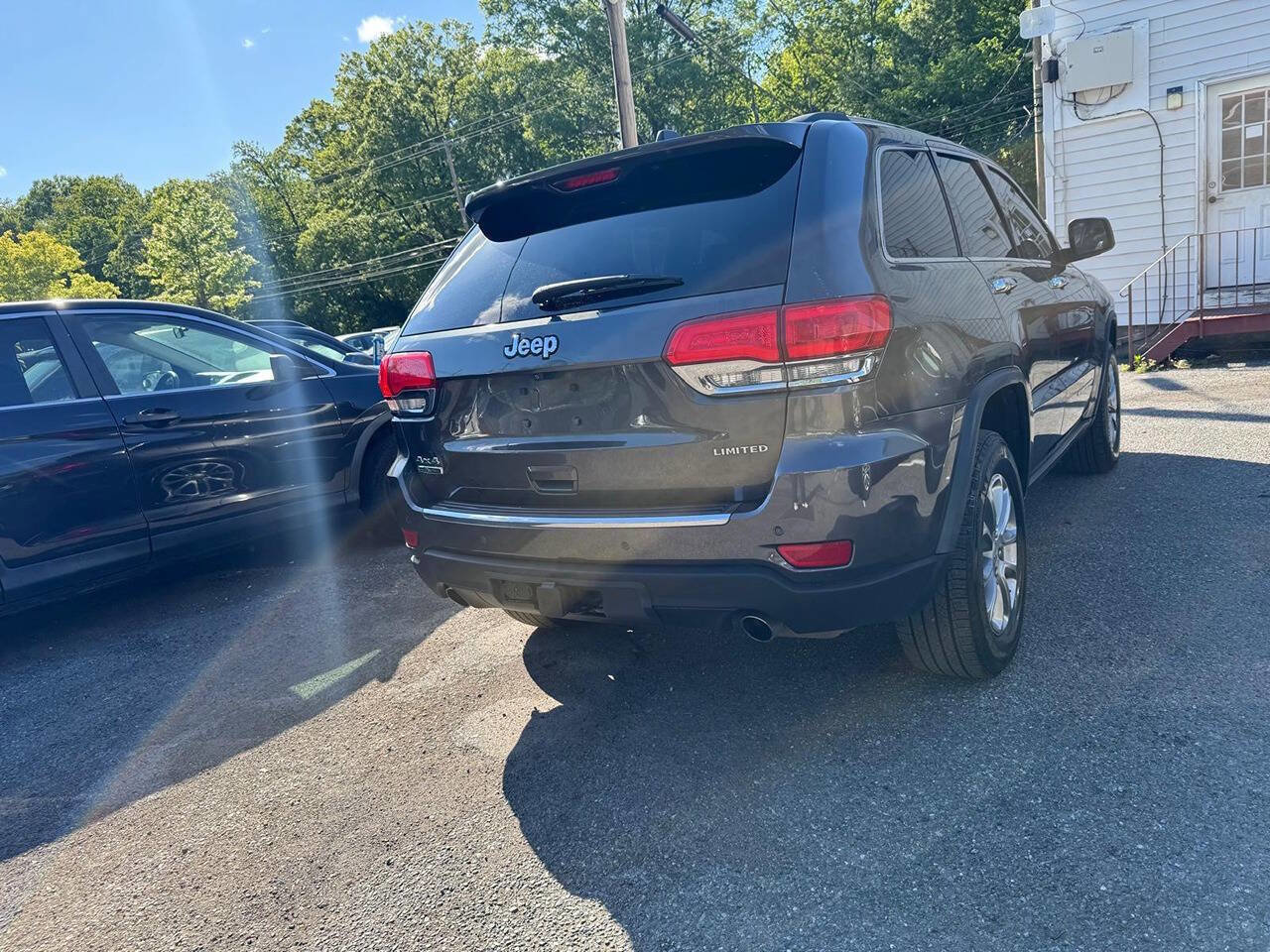 Used 2015 Jeep Grand Cherokee Limited w/ Trailer Tow Group IV AWD/4WD image 5