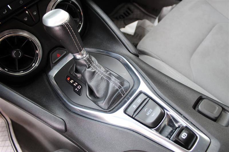 Used 2022 Chevrolet Camaro LT RWD image 19