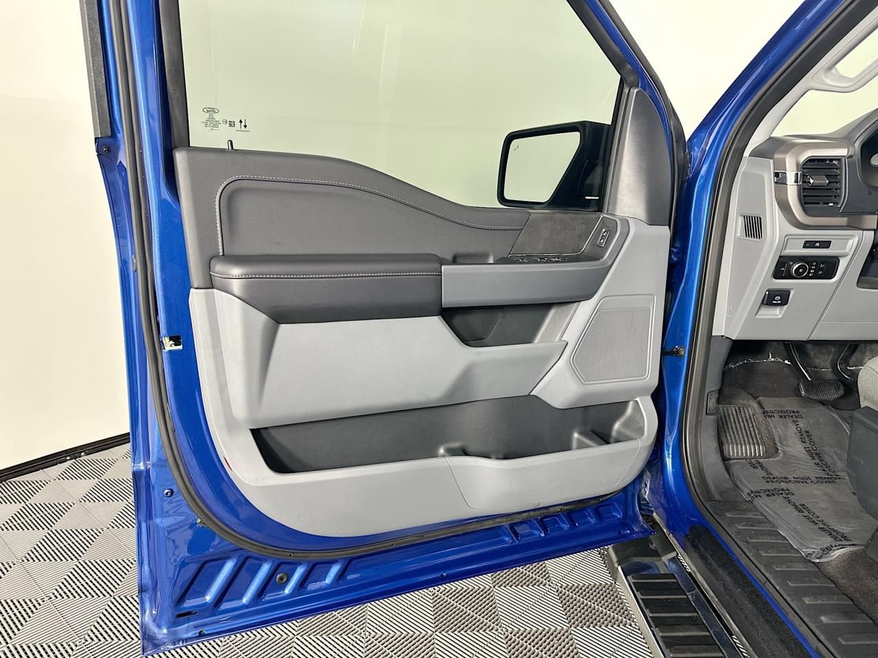 Used 2025 Ford F150 XLT w/ Equipment Group 301A Standard image 27