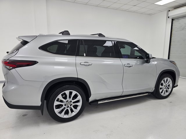 Used 2024 Toyota Highlander Limited image 41