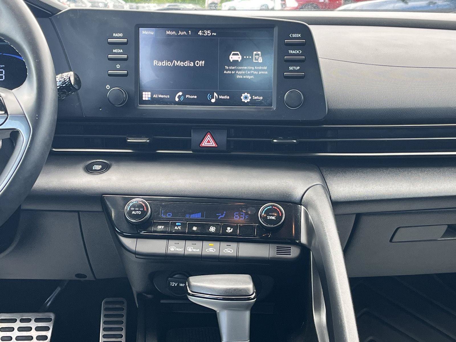 Used 2025 Hyundai Elantra Sport FWD image 18