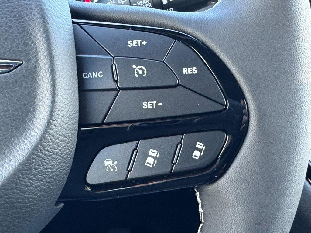 New 2026 Chrysler Pacifica Select image 17