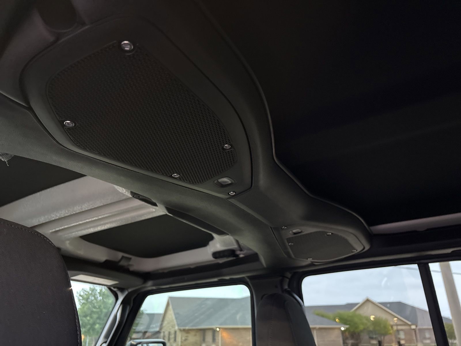 Used 2024 Jeep Wrangler Unlimited Rubicon 4xe w/ Technology Group image 17