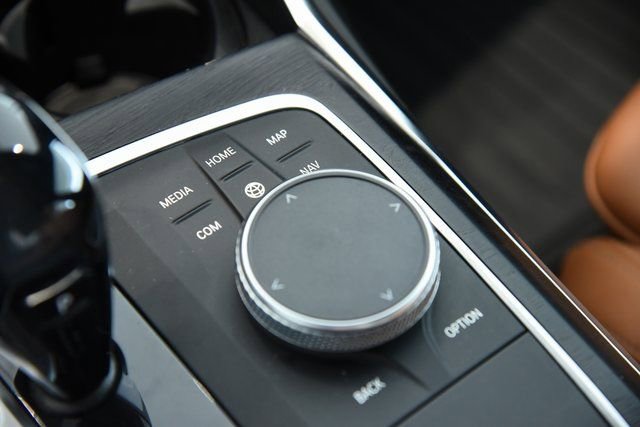 Used 2021 BMW 330e xDrive w/ Premium Package image 18