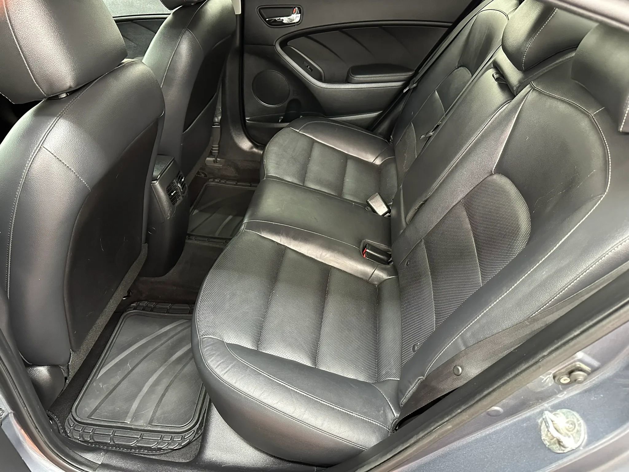 Used 2017 Kia Forte EX image 11