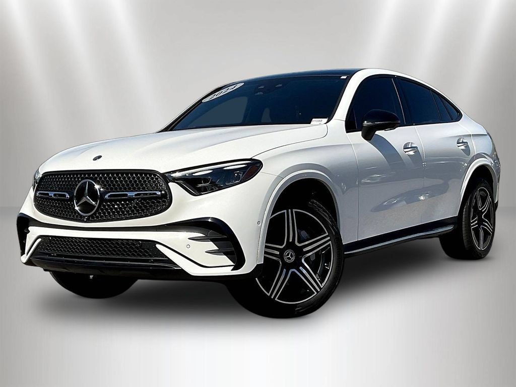 Used 2024 Mercedes-Benz GLC 300 4MATIC image 3