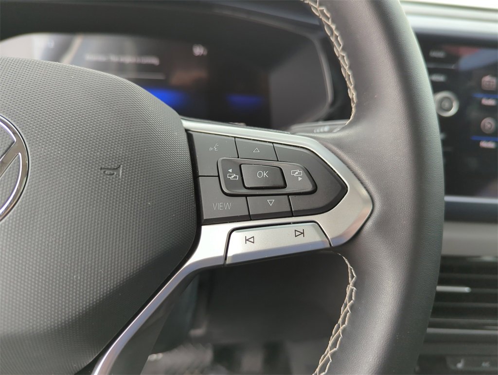Used 2022 Volkswagen Taos SE w/ Panoramic Sunroof Package image 39