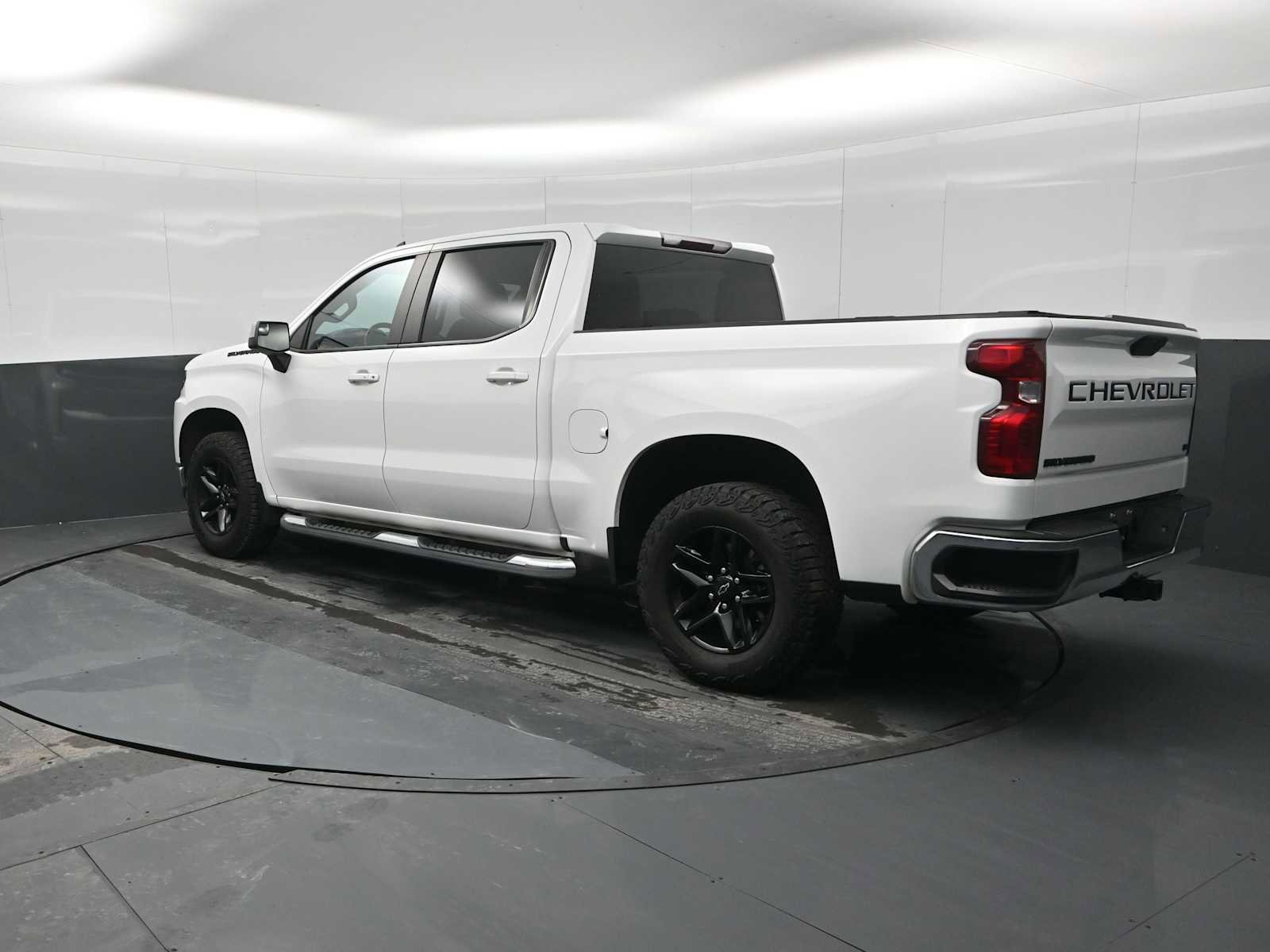 Used 2021 Chevrolet Silverado 1500 LT w/ Bed Protection Package AWD/4WD image 6