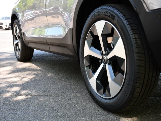 New 2026 Volvo XC40 B5 Plus w/ Protection Package Premier AWD/4WD image 9