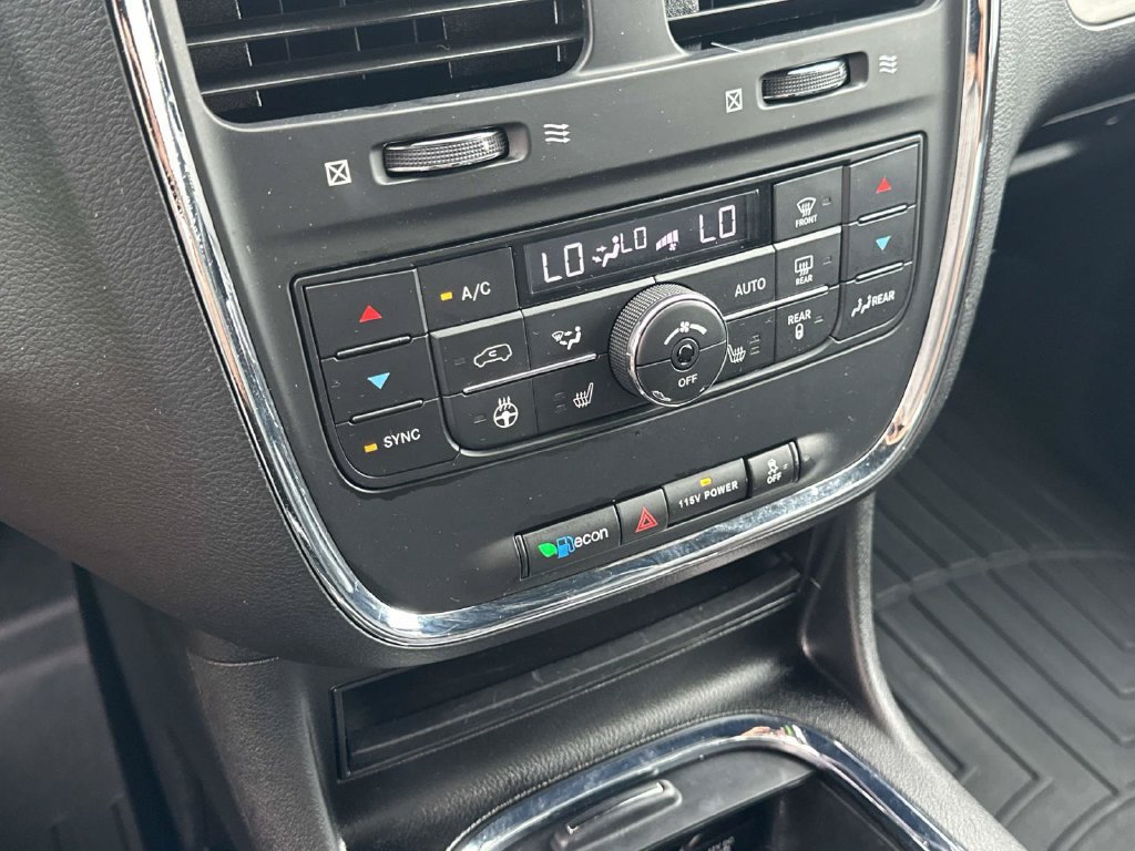 Used 2017 Dodge Grand Caravan GT FWD image 27