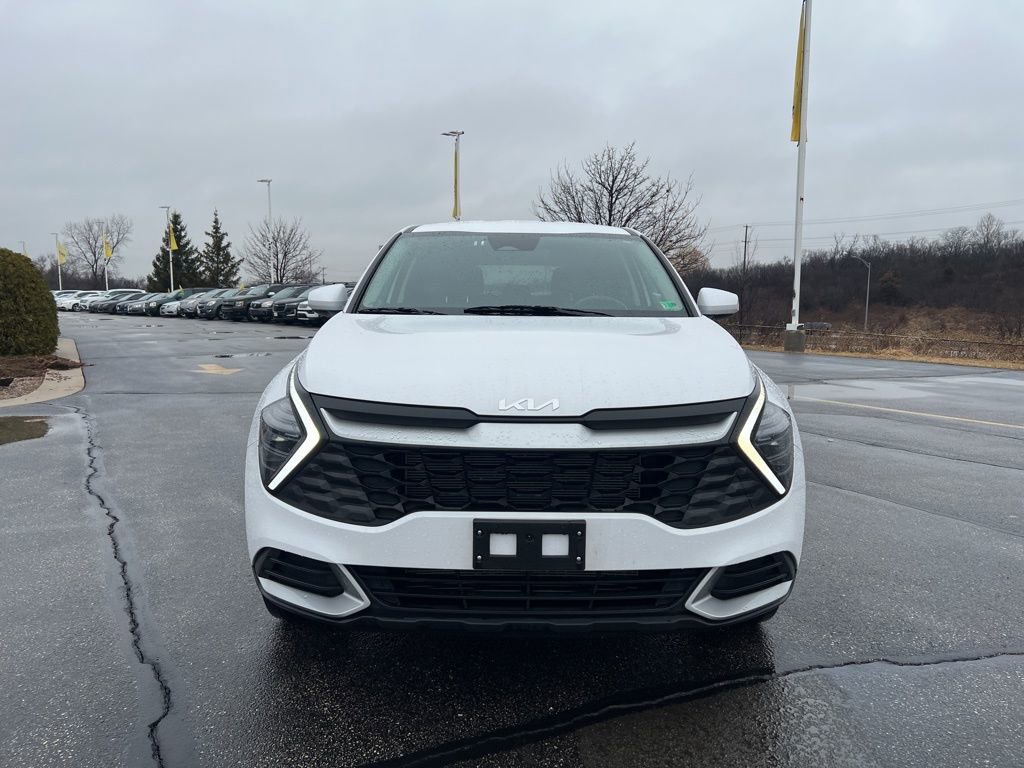 Used 2025 Kia Sportage LX image 2
