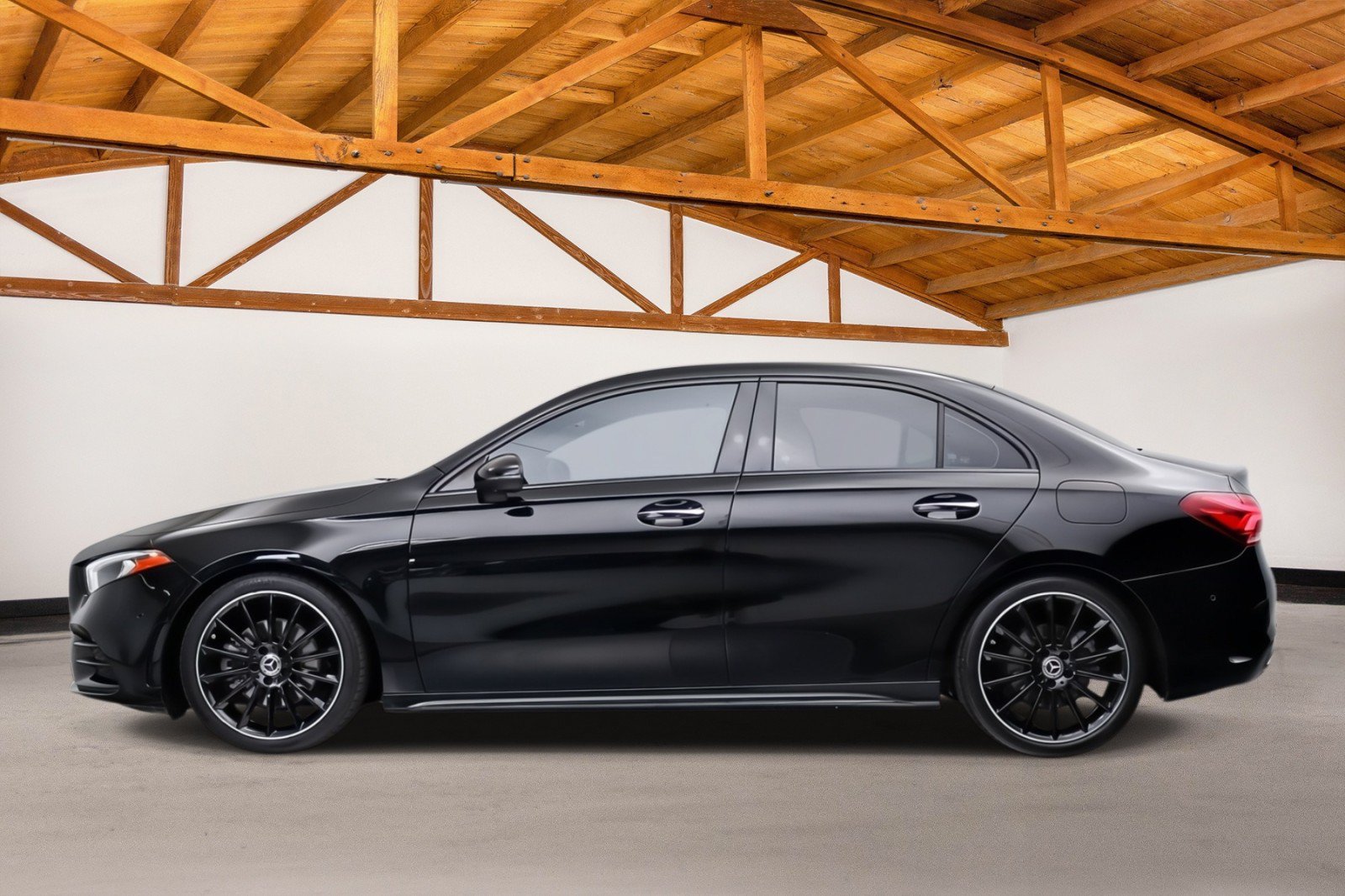 Used 2021 Mercedes-Benz A 220 w/ AMG Line image 2