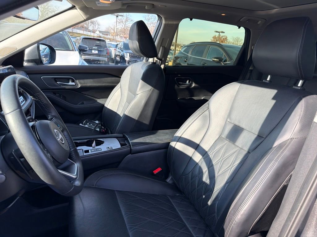 Used 2023 Nissan Rogue Platinum w/ Platinum Premium Package image 11