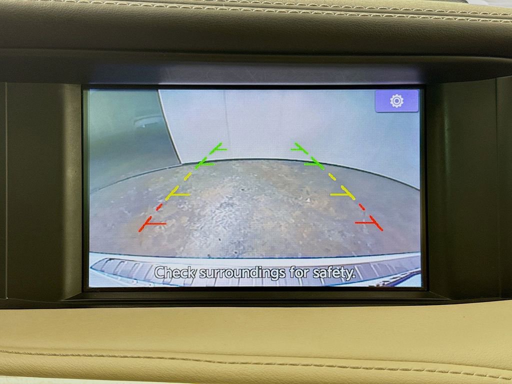 Used 2018 INFINITI QX30 Premium w/ Navigation Package image 18