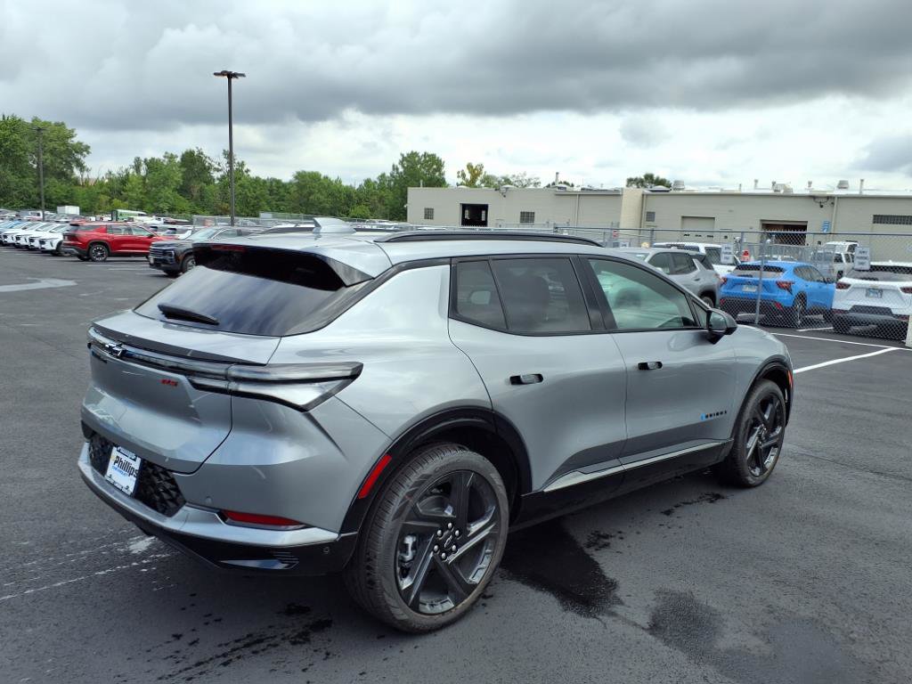 New 2025 Chevrolet Equinox EV RS image 4