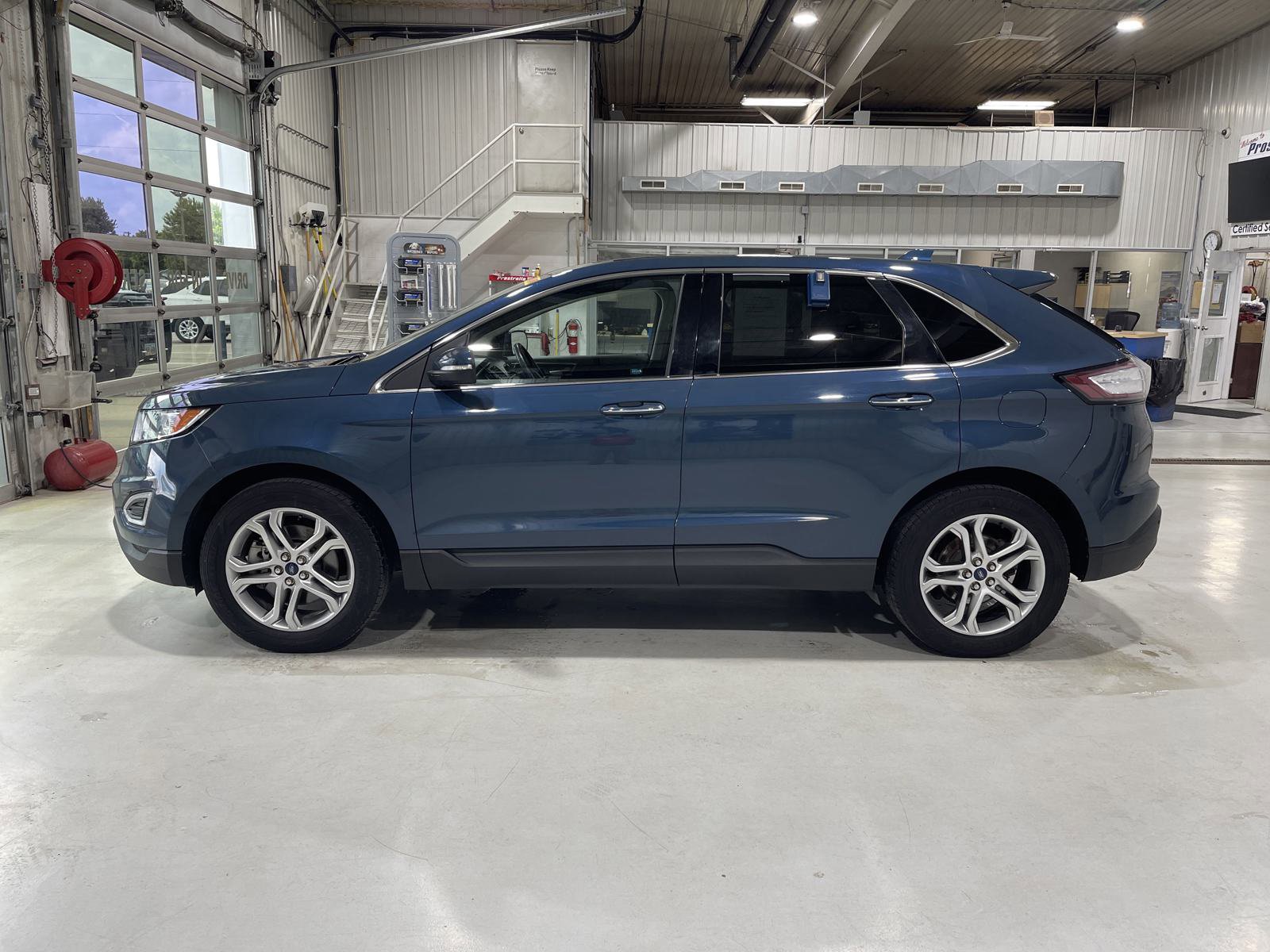 Used 2016 Ford Edge Titanium w/ Technology Package image 5