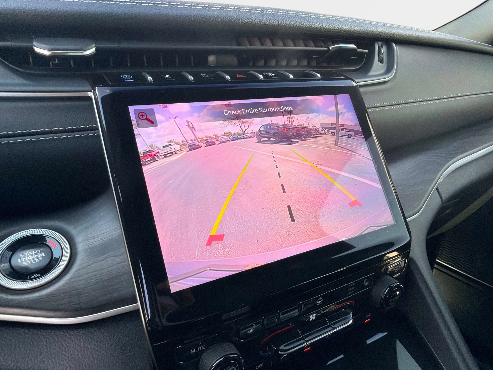 Used 2025 Jeep Grand Cherokee Limited 4xe image 40