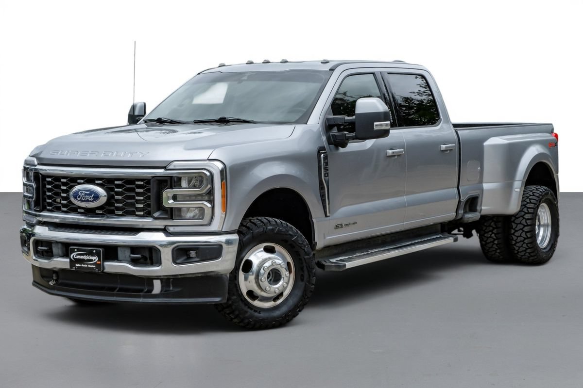 Used 2023 Ford F350 Lariat w/ FX4 Off-Road Package AWD/4WD image 4