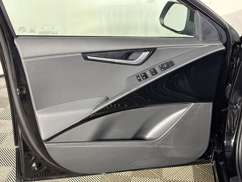 Certified 2023 Kia Niro EX image 11