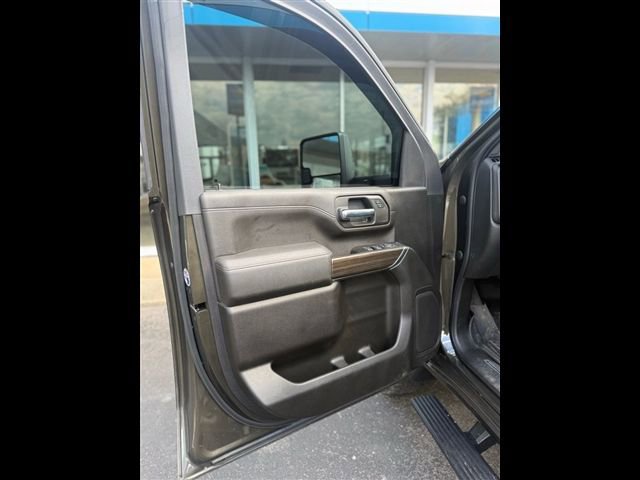 Used 2022 Chevrolet Silverado 2500 LT w/ Convenience Package image 5