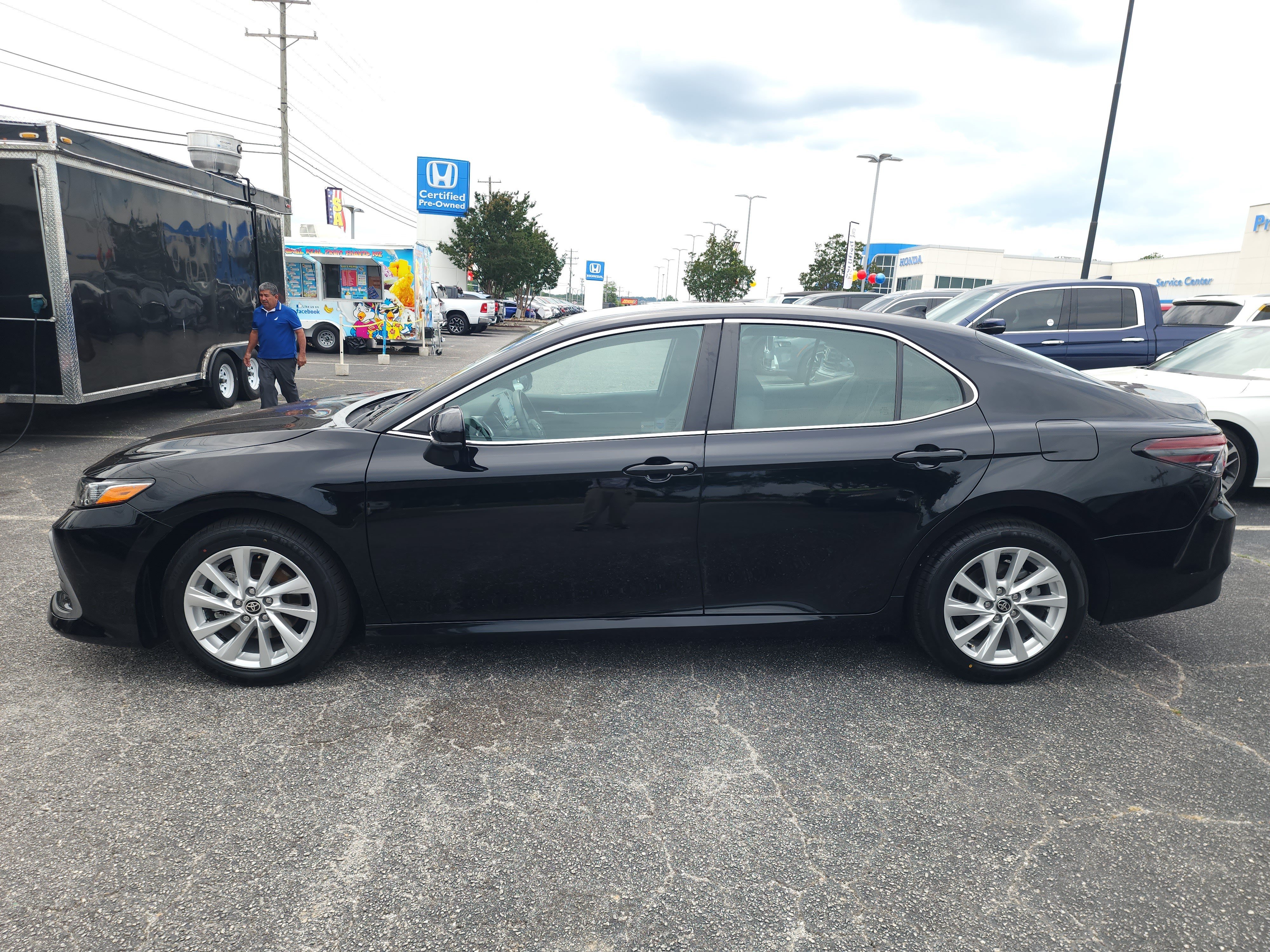 Used 2024 Toyota Camry LE FWD image 7