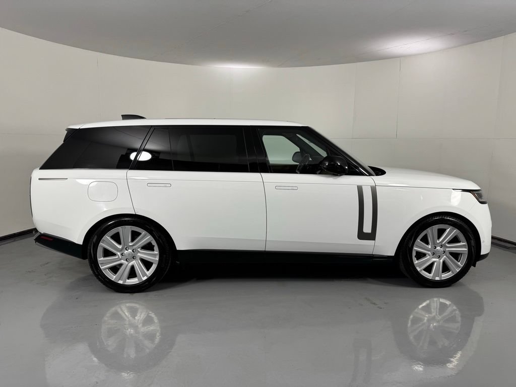 Used 2023 Land Rover Range Rover Long Wheelbase SE AWD/4WD image 4