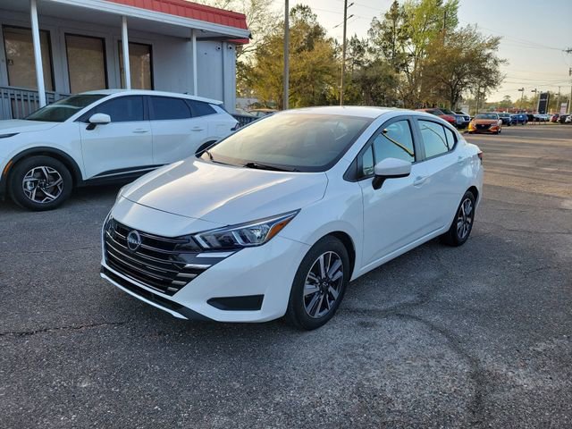 Used 2024 Nissan Versa SV FWD image 4